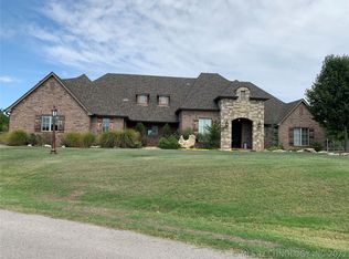6565 N Deer Ridge Ct, Owasso, OK 74055