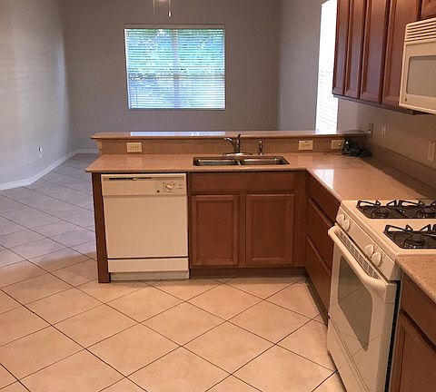 5th image of 117 Flame Vine Way