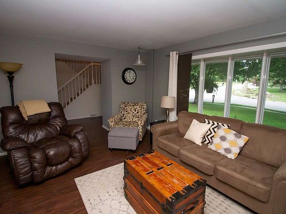 2nd image of 750 Keyser Ln