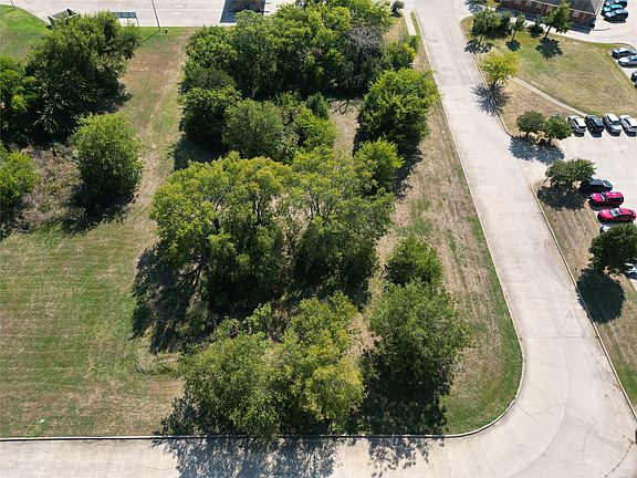 4th image of 1409 Brookview Dr