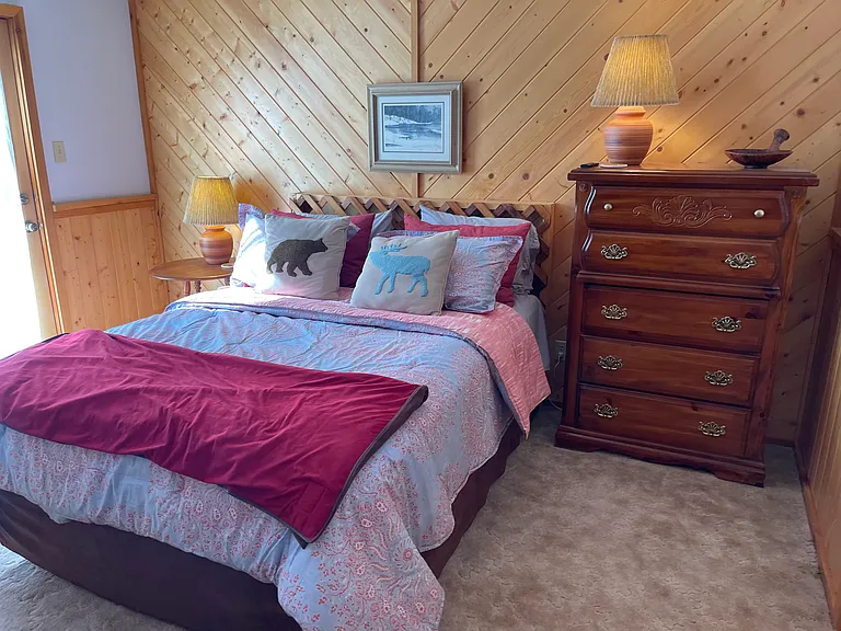 2nd bedroom, full bath in hallway