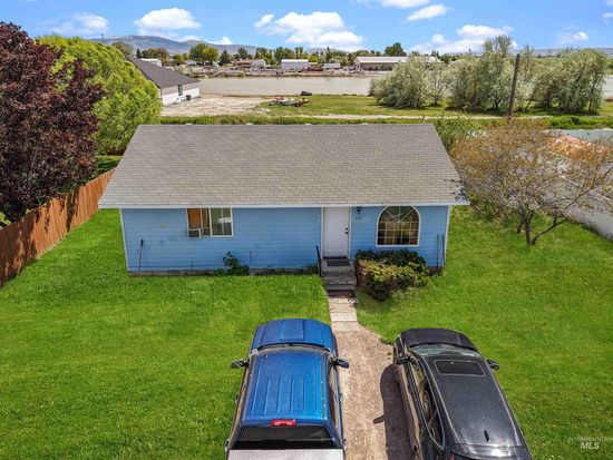 225 W Wayne St, Paul, ID 83347