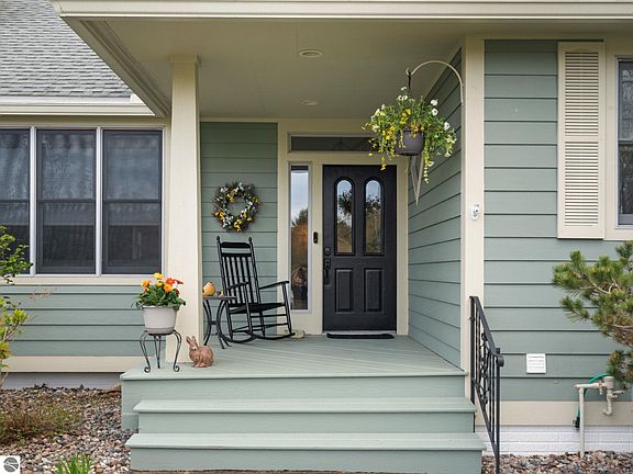 5th image of 5084 Arrowhead Ct