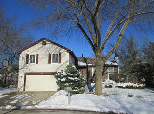 921 Lee Ct, Buffalo Grove, IL 60089