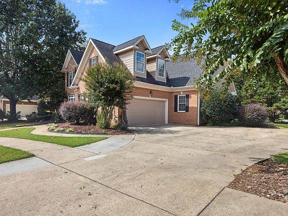 2nd image of 839 Norfolk Green Cir