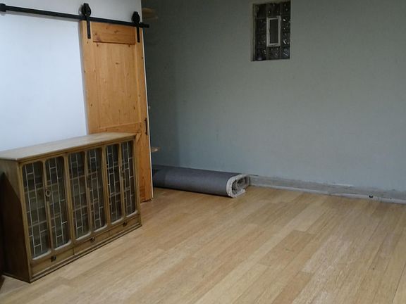 5th image of 6107 N Hermitage Ave #1-A