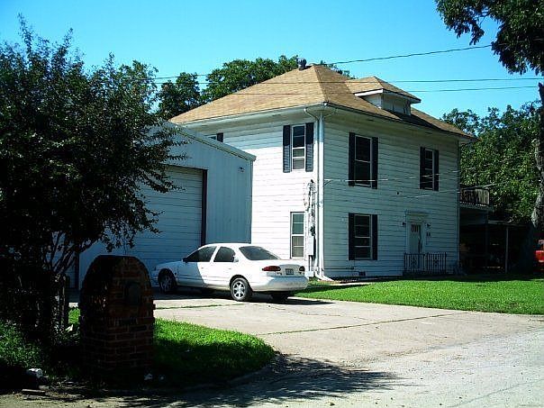 1st image of 611 Crockett Ave