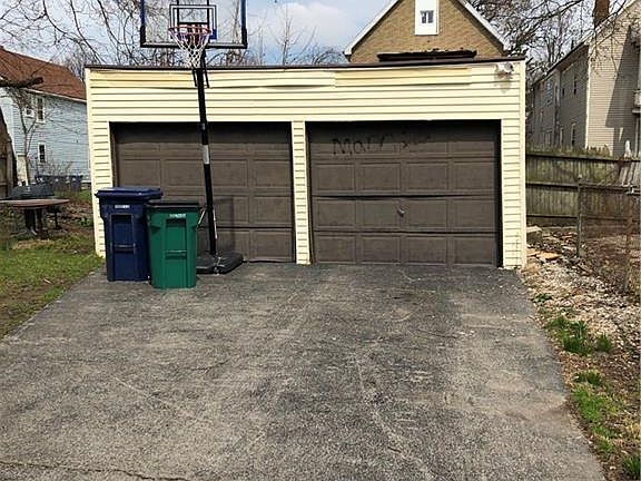 2nd image of 220 Leroy Ave