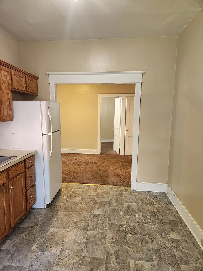 chv-002 ; 530 High Street — Photo 3