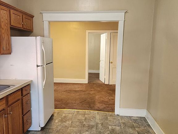 3rd image of 530 High St APT 2