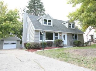 2410 Reynolds Ln, Des Moines, IA 50317