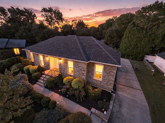2nd image of 2909 Weissinger Rd