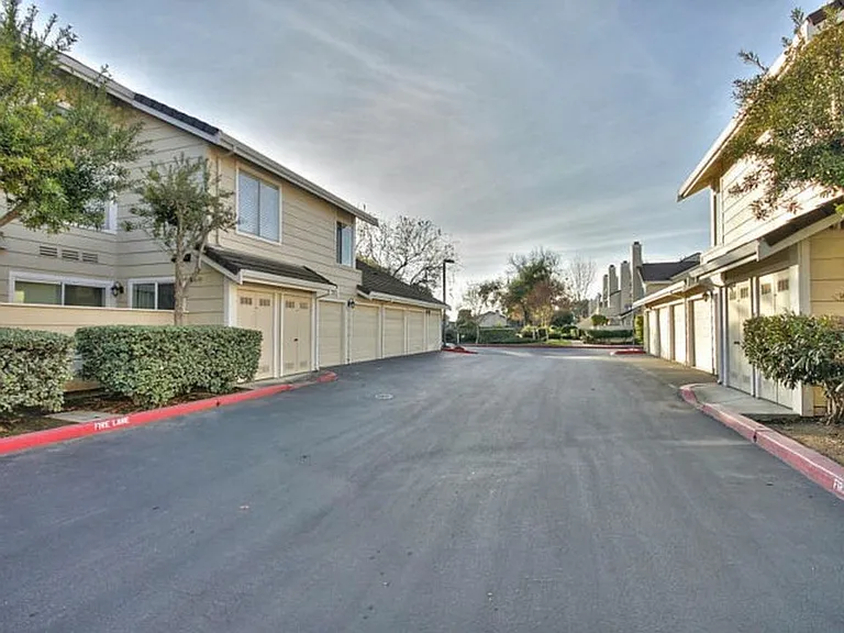 56 Cherry Crest Ln — Photo 8