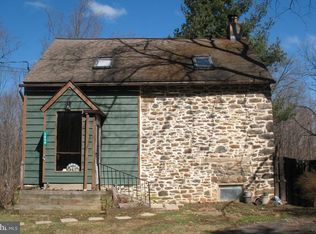 2060 Old Woods Rd, Green Lane, PA 18054