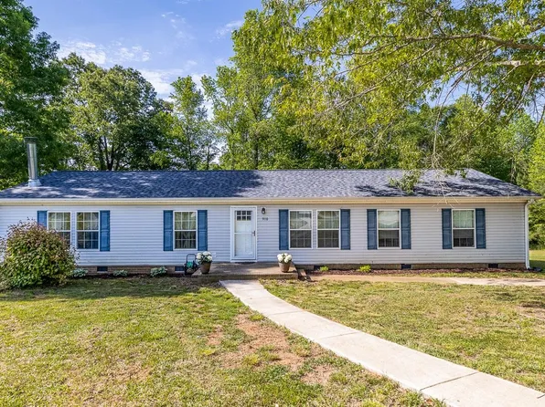910 West Rd, Spartanburg, SC 29306