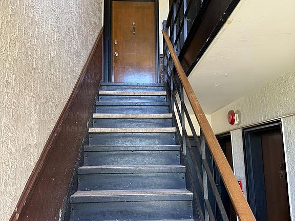 2nd image of 428 Ridge Rd SE APT 305