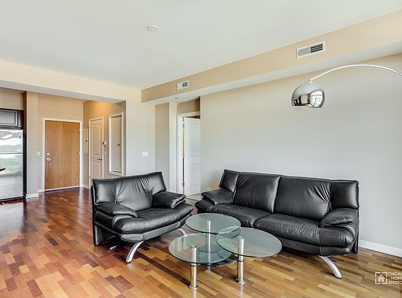 4th image of 5588 N Lincoln Ave APT 501