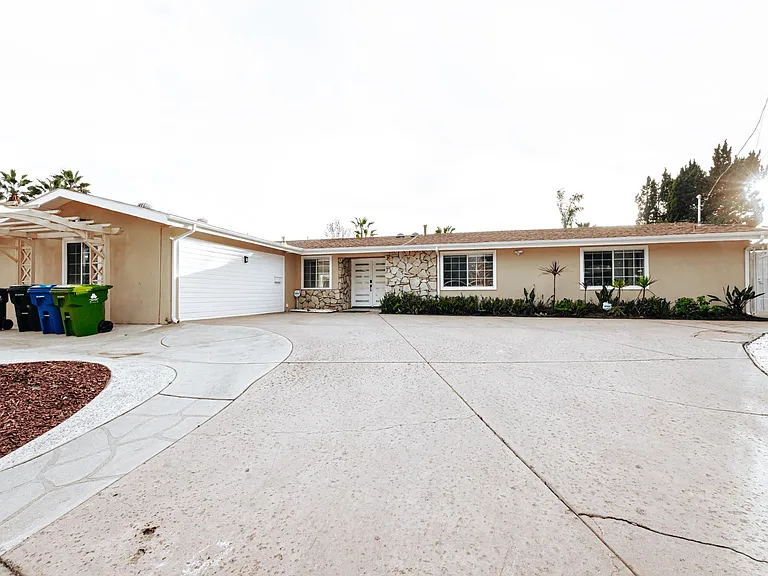 5706 N Wallis Ln — Photo 26