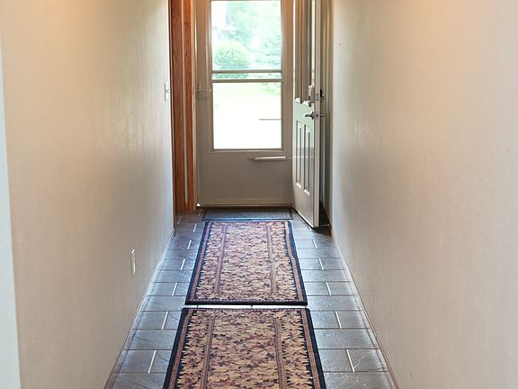 2nd image of 603 Boulevard Ave NE
