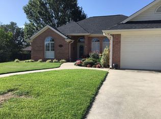 810 Bennett Dr, Bowie, TX 76230