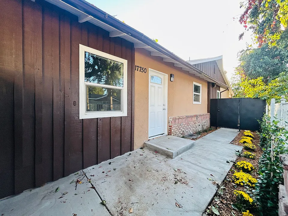 7358 Balcom Apartments