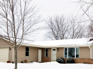 1312 Mukwonago Dr, Mukwonago, WI 53149