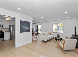 4865 Woodland Ave UNIT 1, West Des Moines, IA 50266