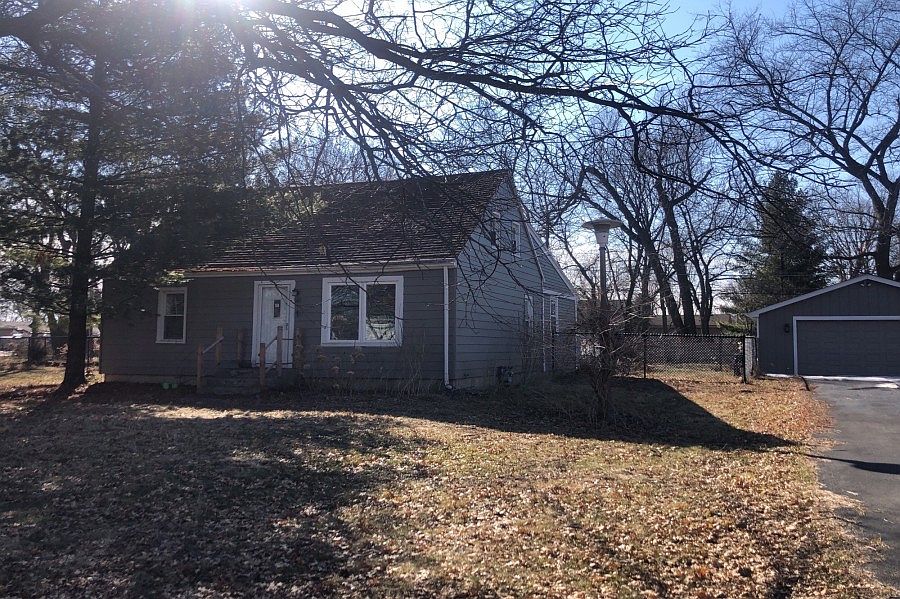 1st image of 29W307 James Ave