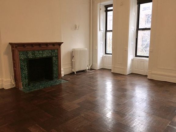 2nd image of 116 W 87th St APT 5