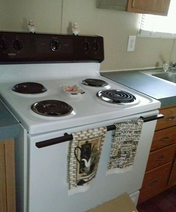 2nd image of 1206 Country Ln