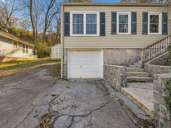 3rd image of 3718 Lamar Ave