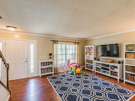 4th image of 15916 Bridgewater Ln