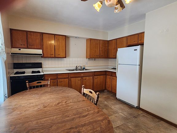 4th image of 2204 Graham Cir