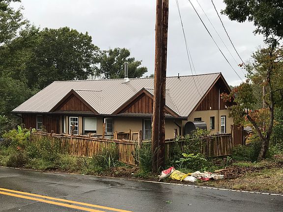 5th image of 525 Bailey St