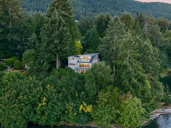 312 Roland Rd, Ladysmith, BC V9G 1X8
