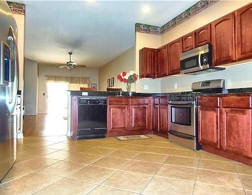 4th image of 2830 Torrance Dr