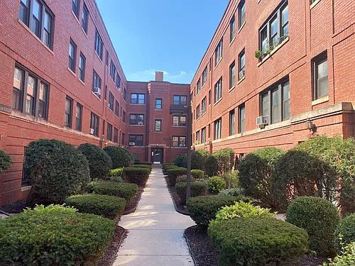 1st image of 5746 N Winthrop Ave #2