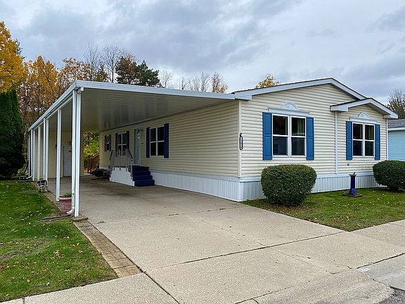 Attached 3-Vehicle Carport
