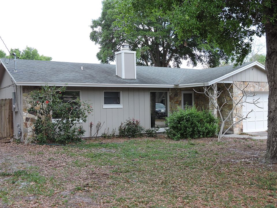 1st image of 307 Oakwood Ct