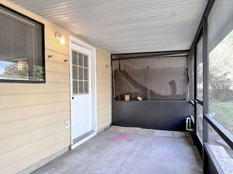 1870 Avenue Q SW — Photo 17