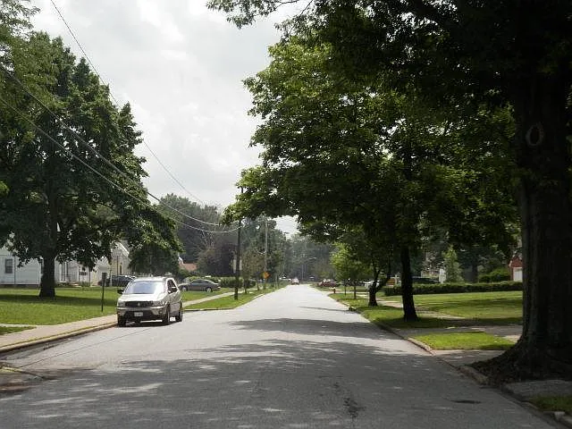 1944 Sagamore Dr photo 1