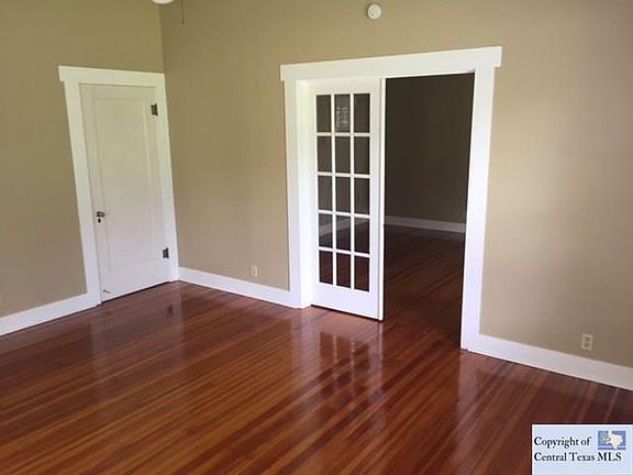 3rd image of 556 S Washington Ave