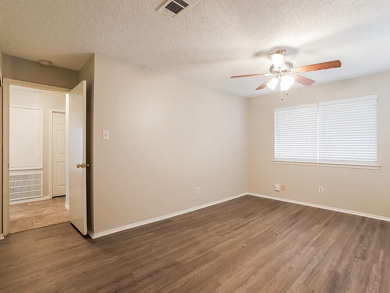 6395 Crossway Dr — Photo 22