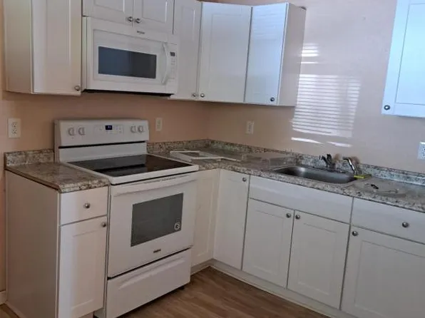 731 N Davis Dr, Warner Robins, GA 31093