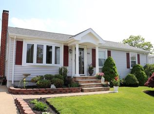 44 Maxine St, New Bedford, MA 02745