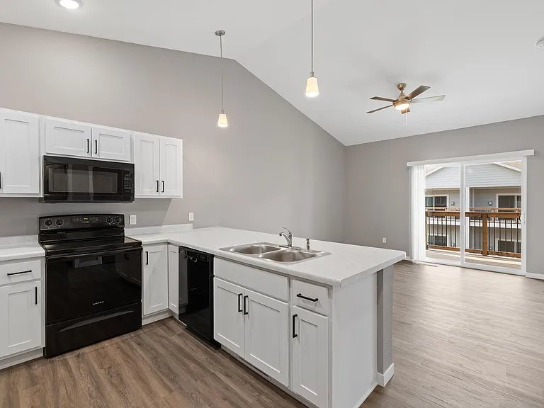 Creekside Heights Apartments, LLC — Photo 16