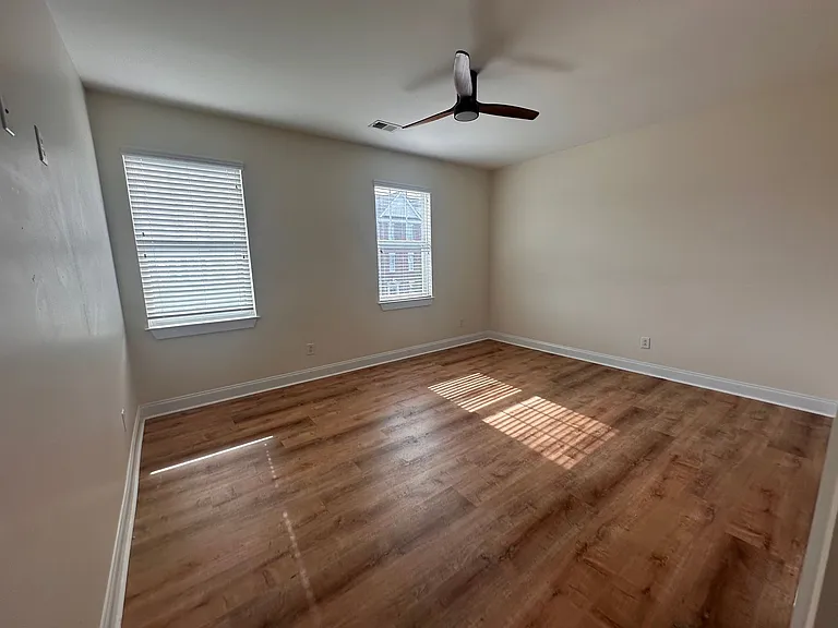 754 Murray Ave — Photo 23