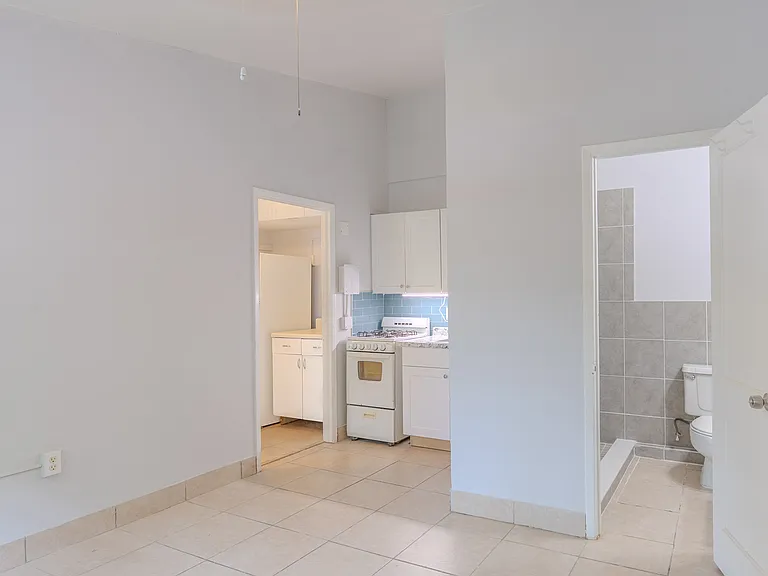 5824 McKinley St #2 — Photo 2