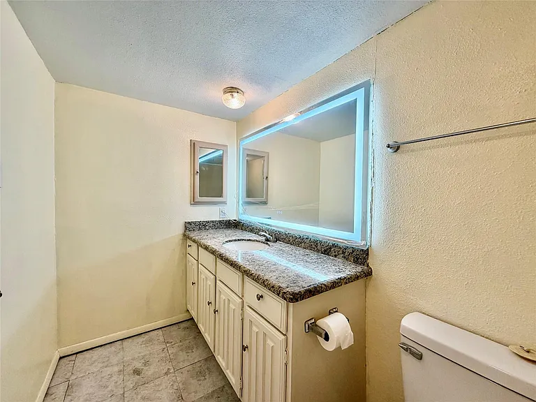 2120 Wilcrest Dr #121 — Photo 27