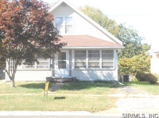 225 S 8th St, Vandalia, IL 62471